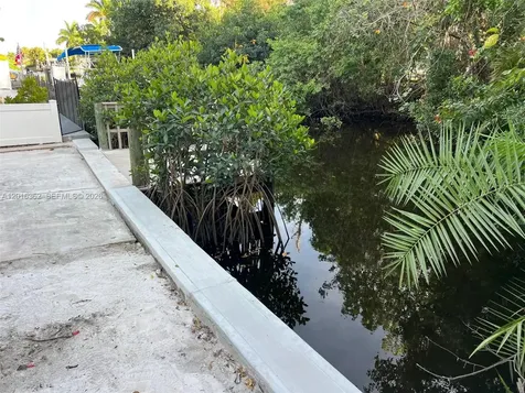 56 Cardinal Drive North Fort Myers FL 33917