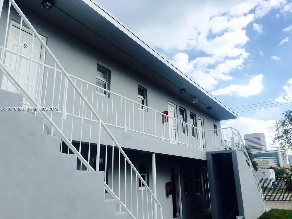 219 NW 10th Street Miami FL 33136