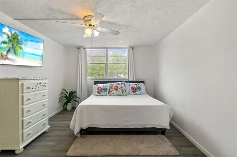 14185 SW 87th Street Miami FL 33183
