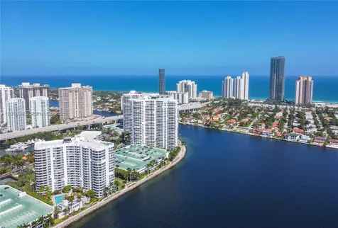 19101 NE 36th Court Aventura FL 33180