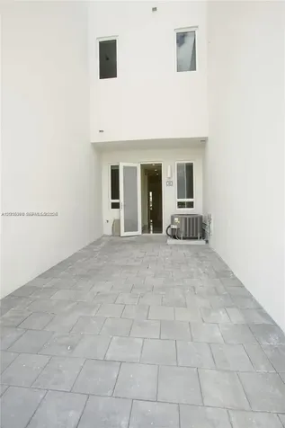 6415 NW 102nd Path Doral FL 33178