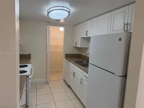915 NW 1st Avenue Miami FL 33136