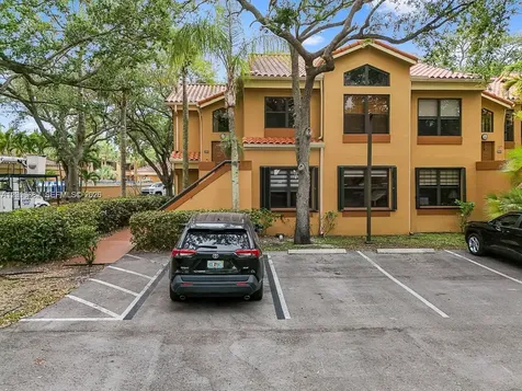 15533 N Miami Lakeway N Miami Lakes FL 33014