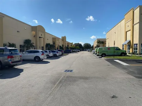 10428 W State Road 84 Davie FL 33324