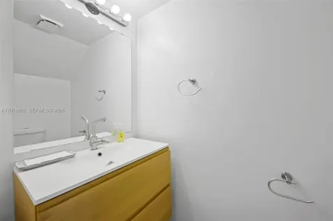 Hallandale Beach FL 33009