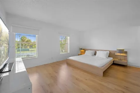 Hallandale Beach FL 33009