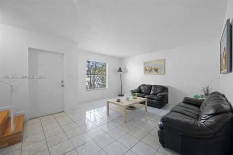 Hallandale Beach FL 33009