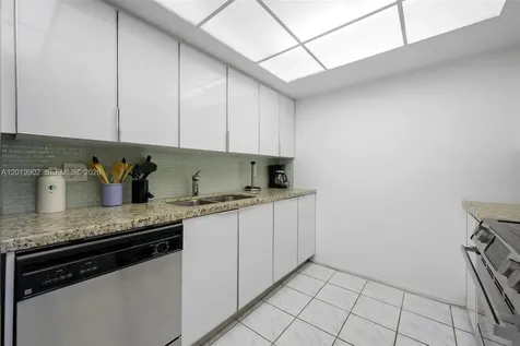 Hallandale Beach FL 33009
