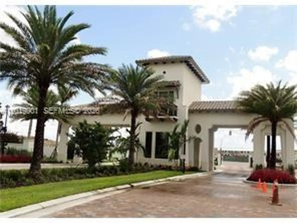 9333 W 34th Court Hialeah FL 33018