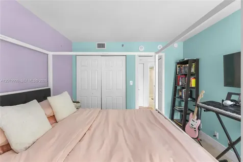 2000 Towerside Terrace Miami FL 33138