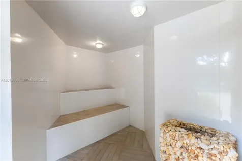 2000 Towerside Terrace Miami FL 33138