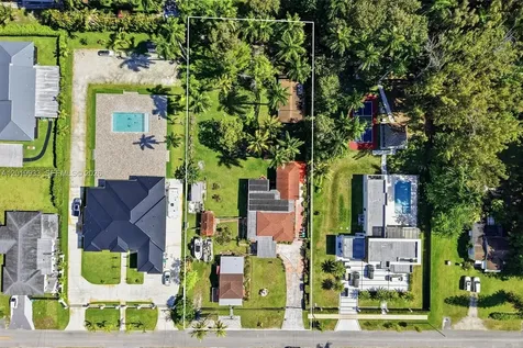 55-57 NE 156th Street Miami FL 33162