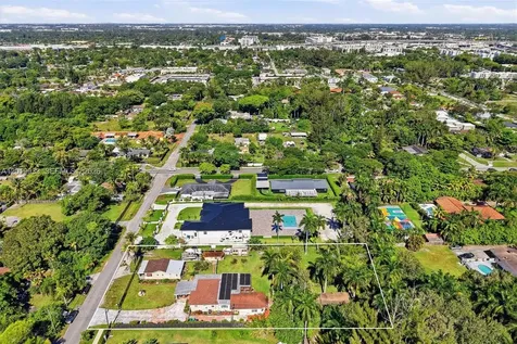 55-57 NE 156th Street Miami FL 33162