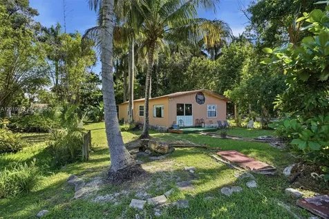 55-57 NE 156th Street Miami FL 33162