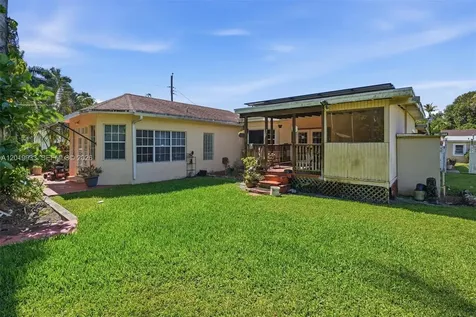 55-57 NE 156th Street Miami FL 33162