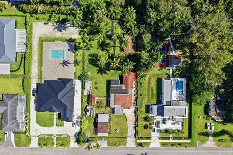 55-57 NE 156th Street Miami FL 33162