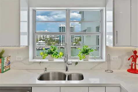 16 Island Avenue Miami Beach FL 33139
