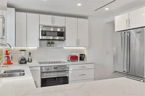 16 Island Avenue Miami Beach FL 33139