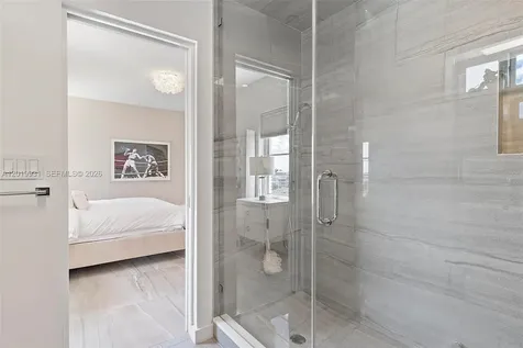 16 Island Avenue Miami Beach FL 33139
