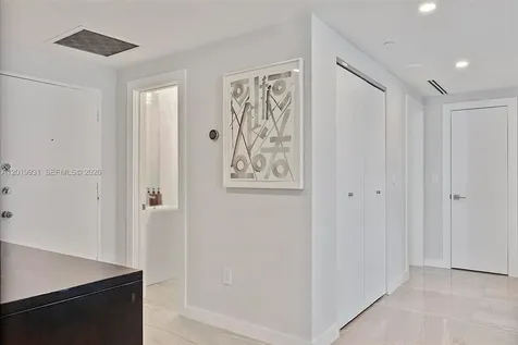 16 Island Avenue Miami Beach FL 33139