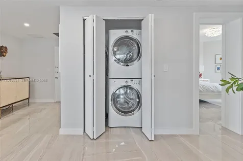 16 Island Avenue Miami Beach FL 33139