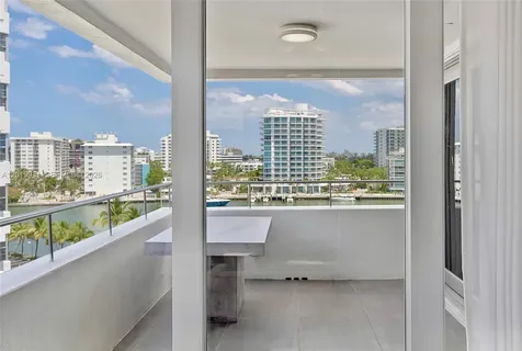16 Island Avenue Miami Beach FL 33139