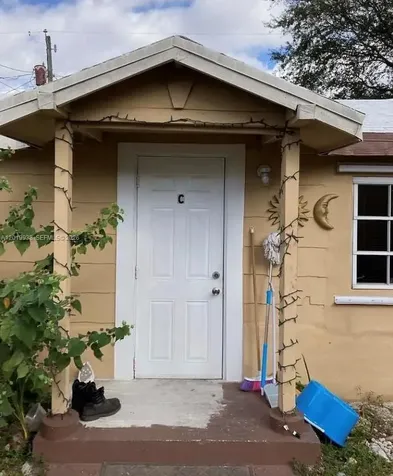 141 W 26th Street Hialeah FL 33010