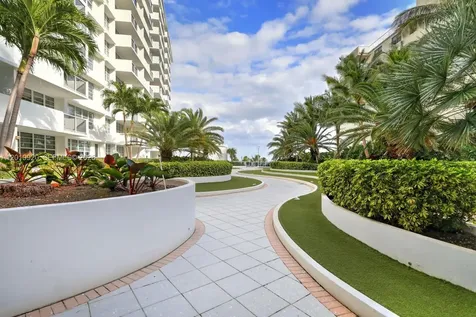 100 Lincoln Road Miami Beach FL 33139