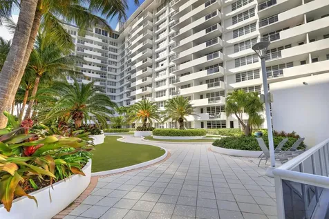 100 Lincoln Road Miami Beach FL 33139