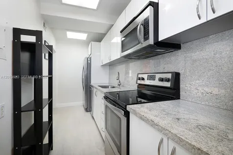 100 Lincoln Road Miami Beach FL 33139