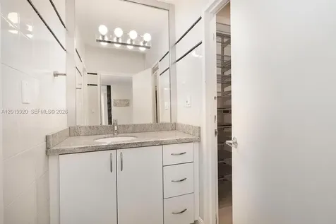 100 Lincoln Road Miami Beach FL 33139