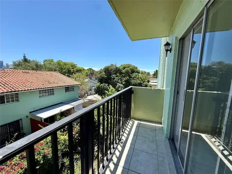1530 SW 2nd Street Miami FL 33135