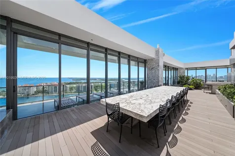 800 S Pointe Drive Miami Beach FL 33139
