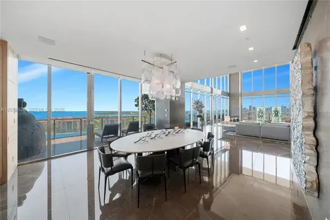 800 S Pointe Drive Miami Beach FL 33139