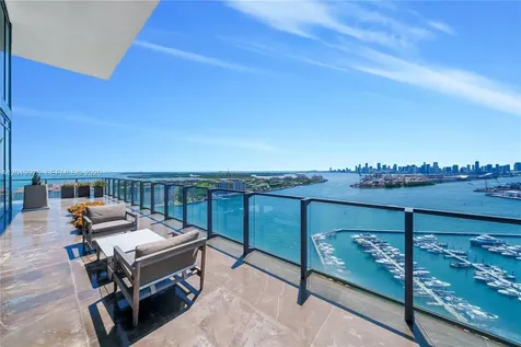 800 S Pointe Drive Miami Beach FL 33139