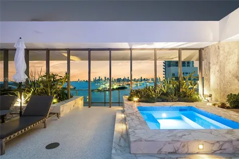 800 S Pointe Drive Miami Beach FL 33139
