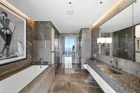 800 S Pointe Drive Miami Beach FL 33139