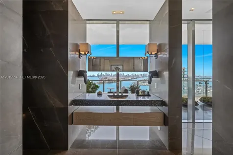 800 S Pointe Drive Miami Beach FL 33139