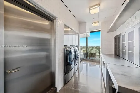 800 S Pointe Drive Miami Beach FL 33139
