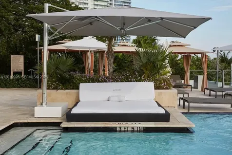 800 S Pointe Drive Miami Beach FL 33139