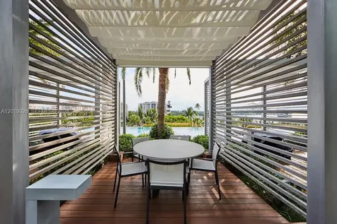 800 S Pointe Drive Miami Beach FL 33139