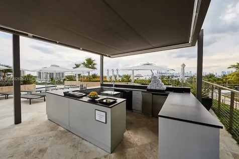 800 S Pointe Drive Miami Beach FL 33139