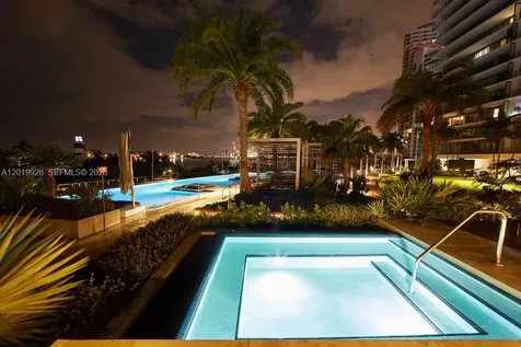 800 S Pointe Drive Miami Beach FL 33139