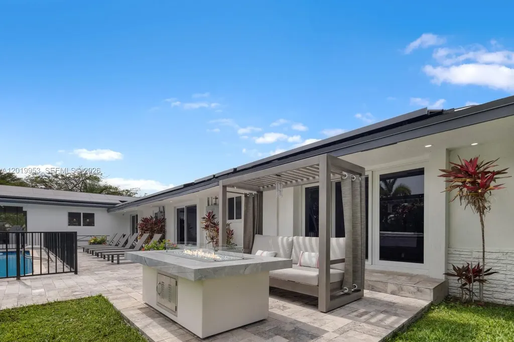 600 NE 4th Street Pompano Beach FL 33060