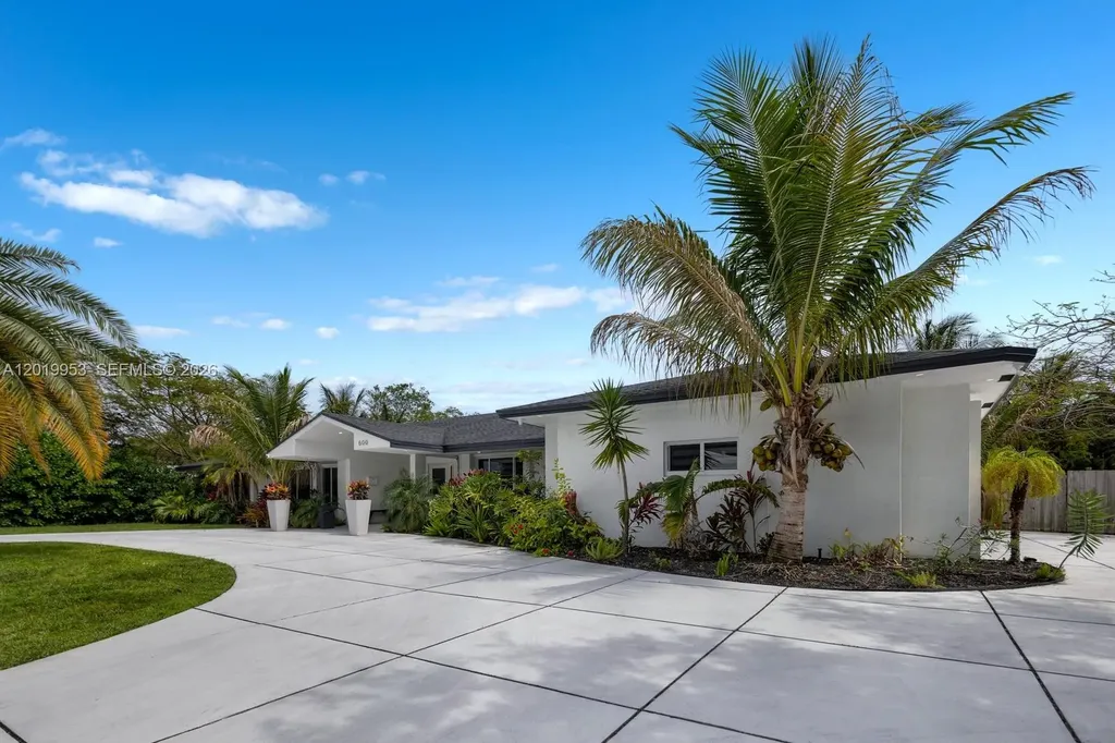 600 NE 4th Street Pompano Beach FL 33060