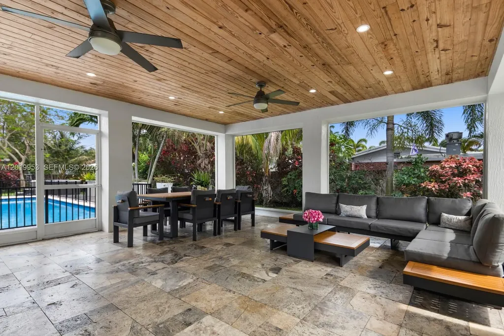 600 NE 4th Street Pompano Beach FL 33060