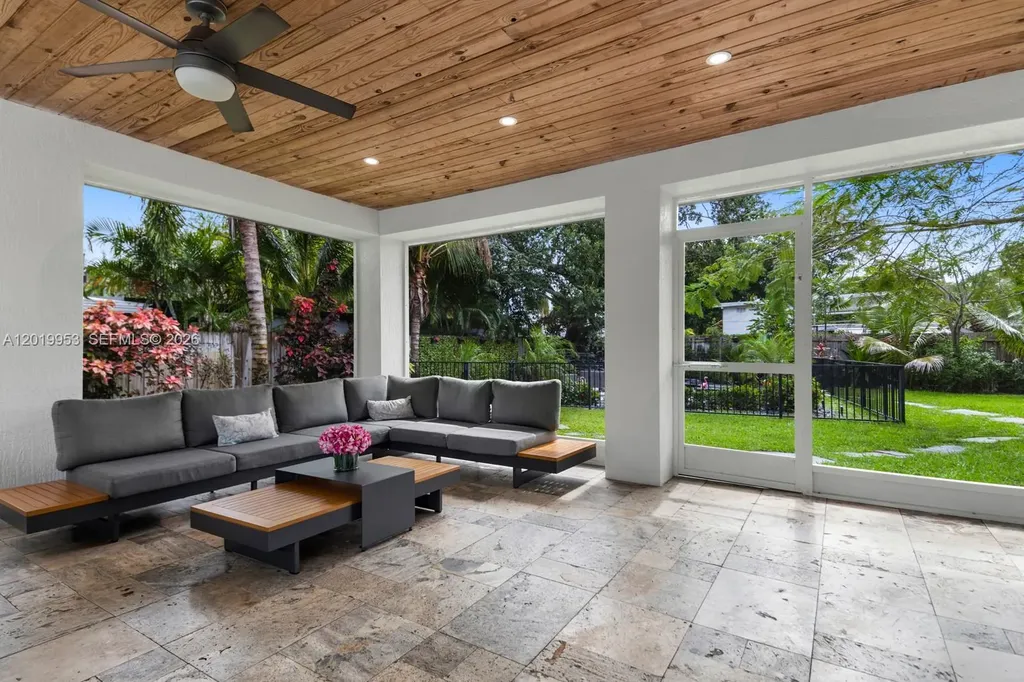 600 NE 4th Street Pompano Beach FL 33060