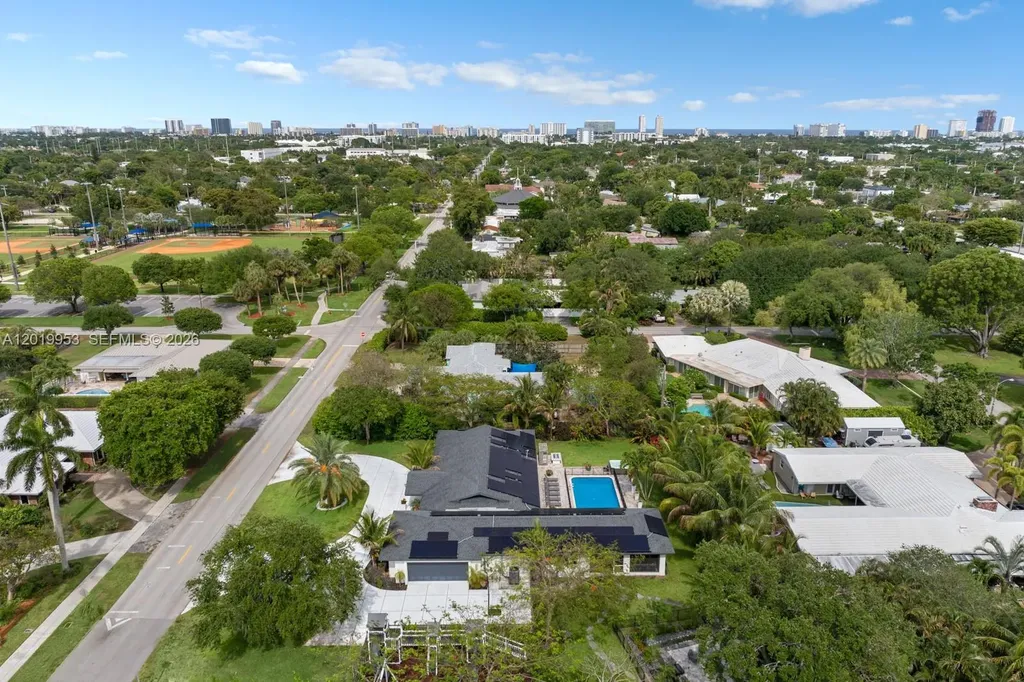 600 NE 4th Street Pompano Beach FL 33060