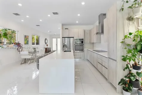 2920 SW 25th Terrace Miami FL 33133