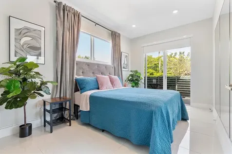 2920 SW 25th Terrace Miami FL 33133